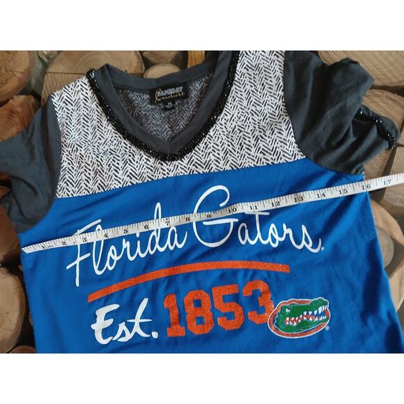 Gameday Couture University of Florida Gators V-neck T-shirt Blue Gray XS - Picture 10 of 11